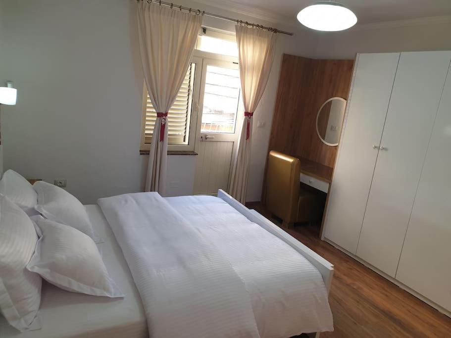 Shkodra 27 Center Houseヴィラ エクステリア 写真